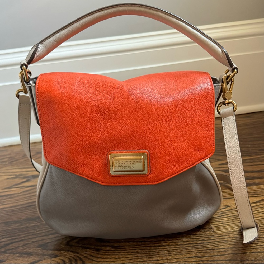 Like brand new: Marc Jacob’s pebbled leather cross body hobo bag - PERFECT